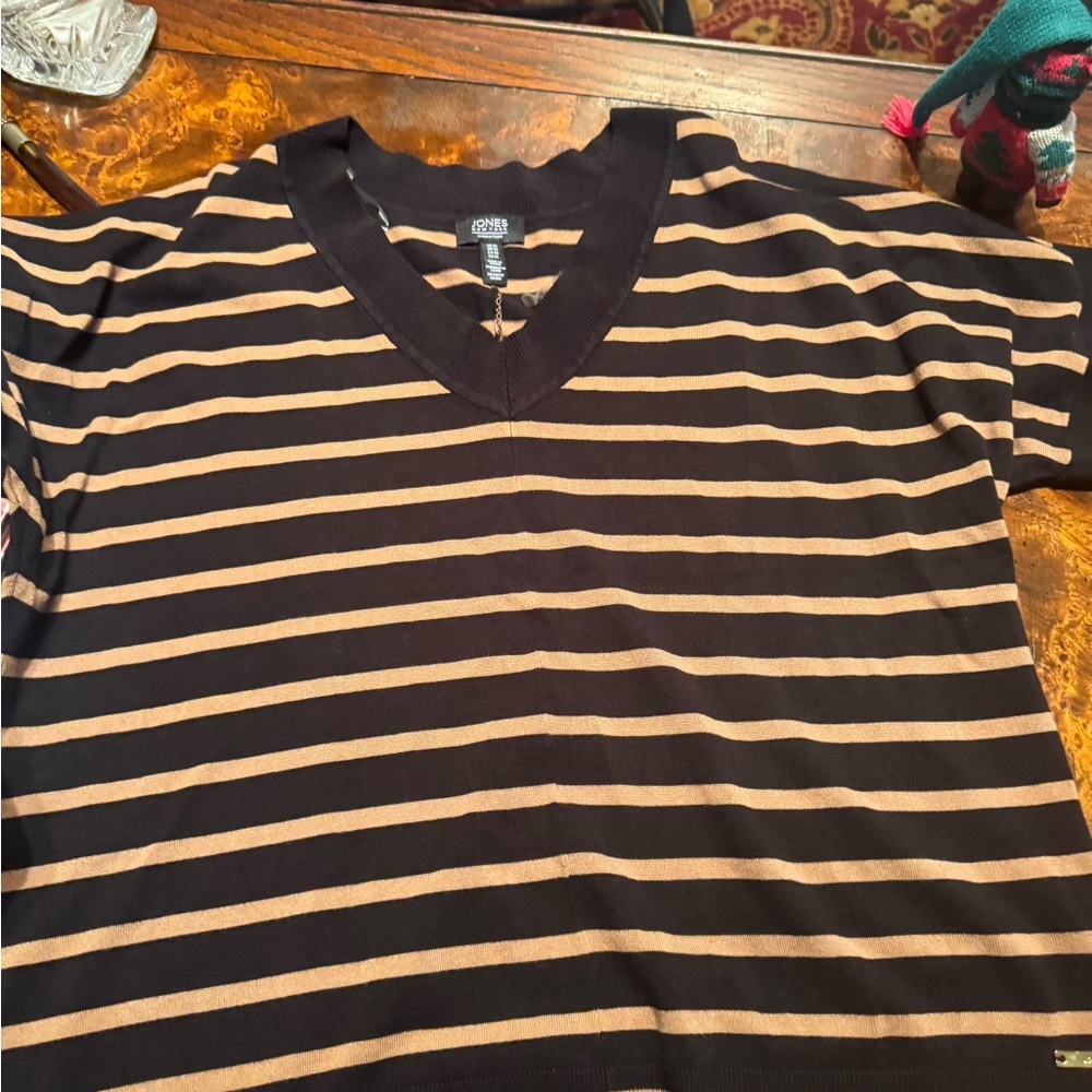Jones New York Black and Tan Knit Top